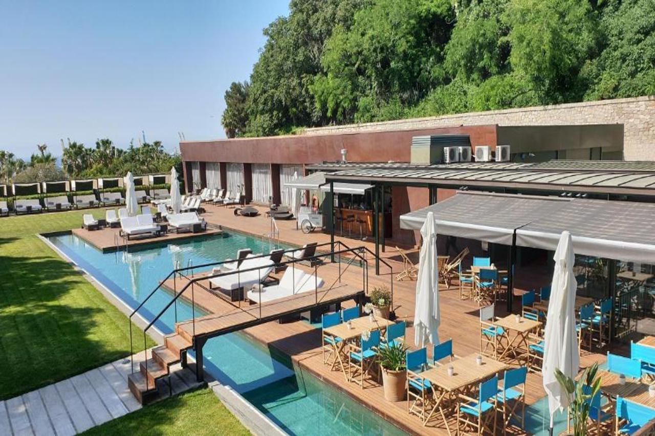 Hotel Miramar Barcelona Gl Екстериор снимка The hotel's pool