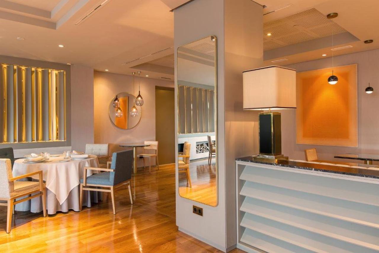 Hotel Miramar Barcelona Gl Екстериор снимка Restaurant "La Table d'Or"