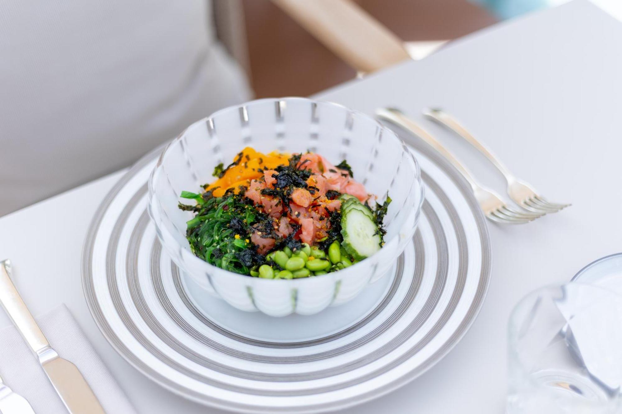 Hotel Miramar Barcelona Gl Екстериор снимка A salad prepared by a private chef