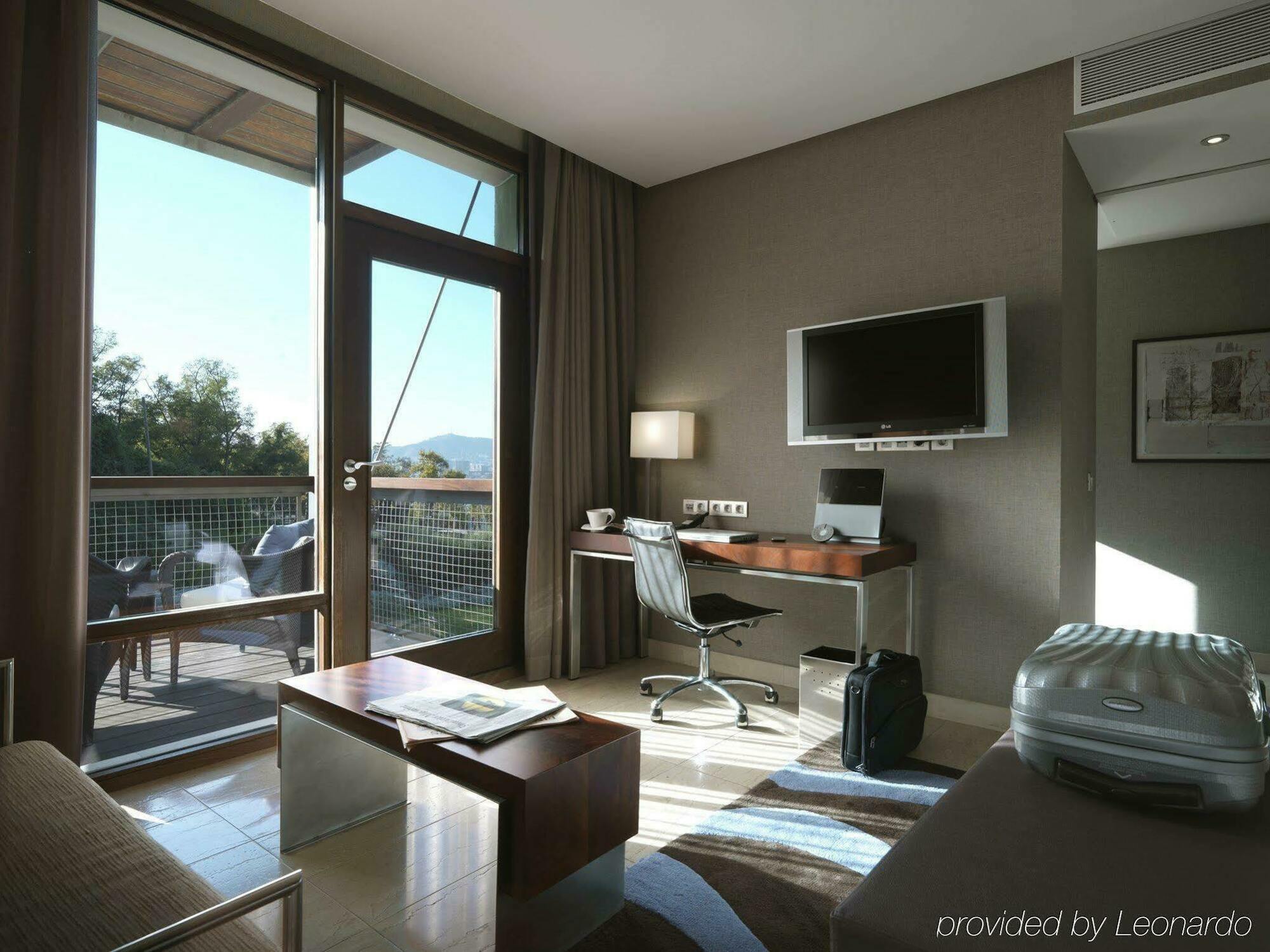 Hotel Miramar Barcelona Gl Стая снимка A typical room at Leonardo Hotel Berlin